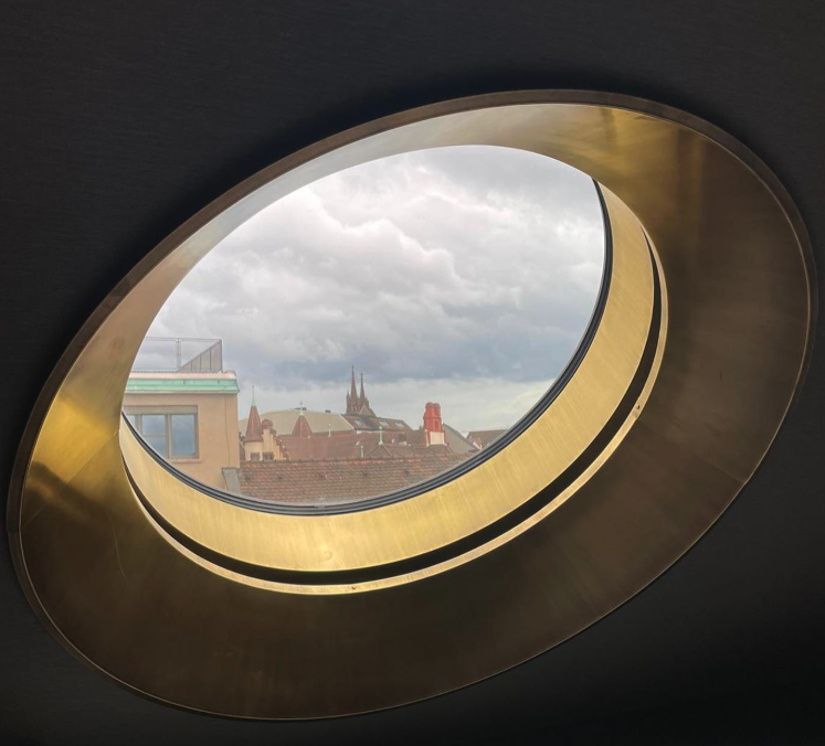Messing-Rundfenster - Architektur-Metallbau von R+R Metallbau