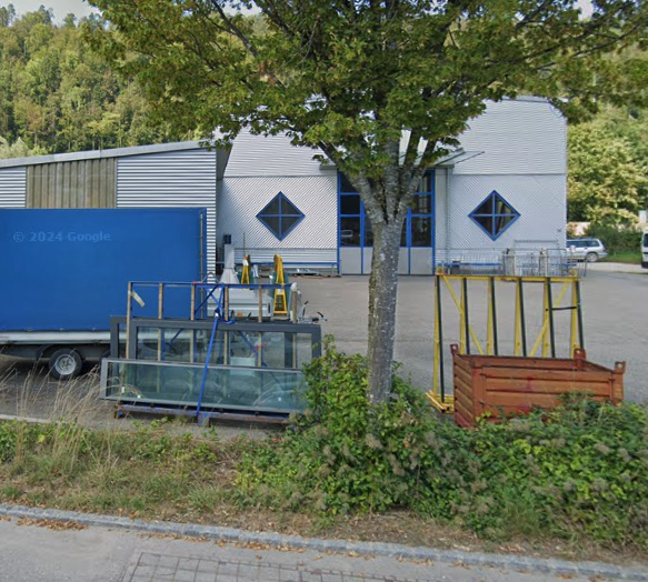 Firmengebäude R+R Metallbau AG in Zwingen - präzise Blechbearbeitung und Metallbau