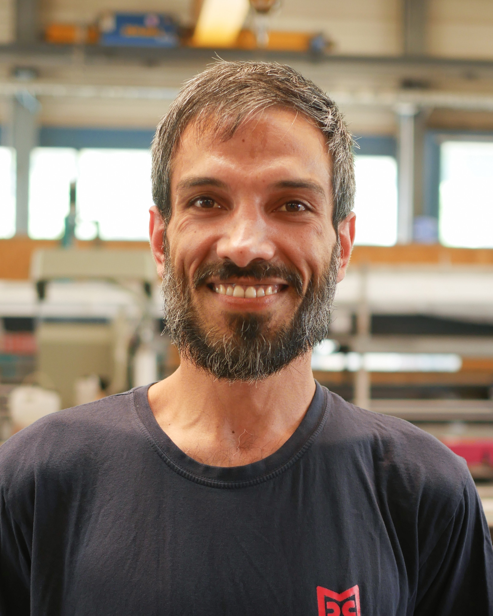 Shayan A. - Produktion / Werkstatt bei R+R Metallbau AG
