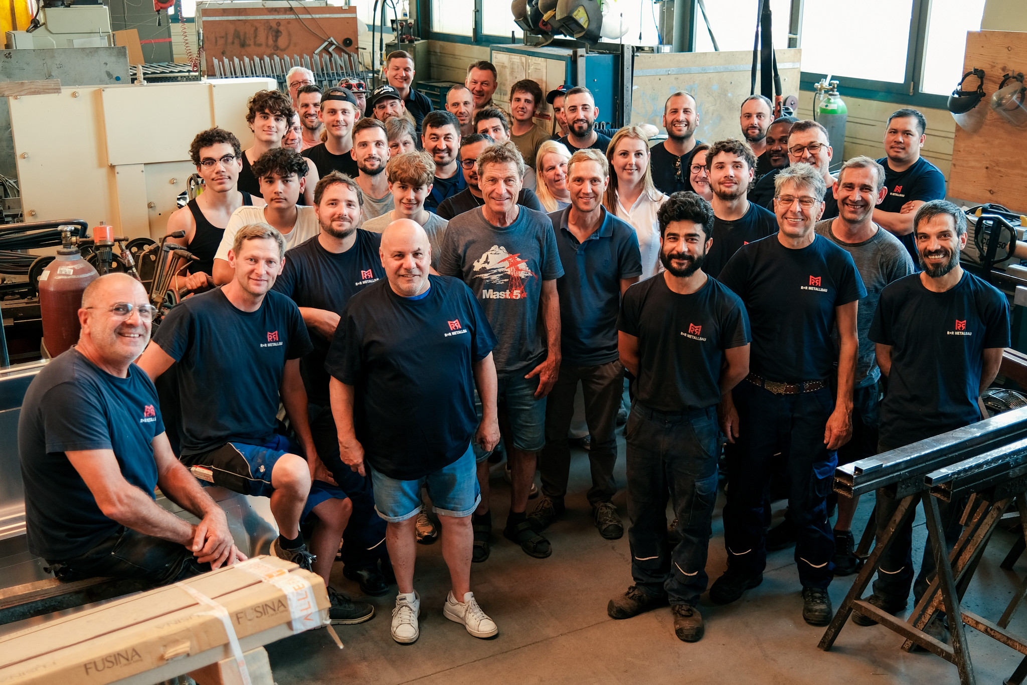 Das Team der R+R Metallbau AG - über 45 engagierte Mitarbeitende